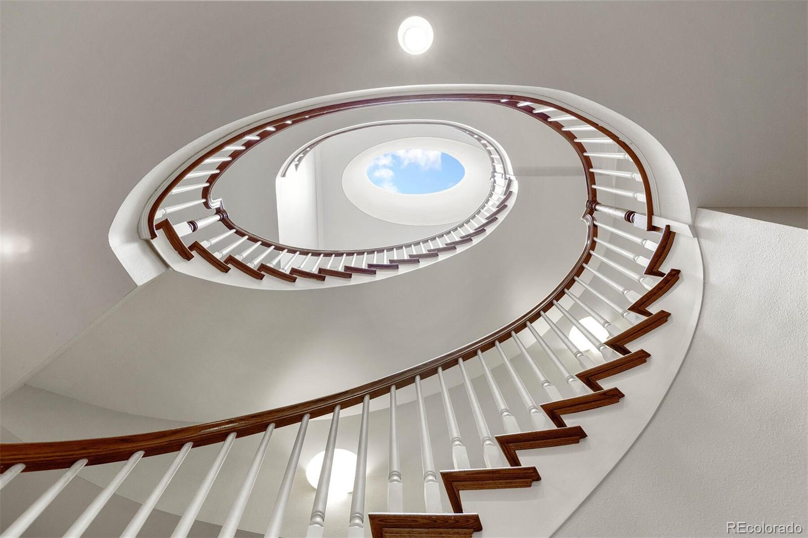 470 Monroe Street Denver, CO 80206 - Photo 3 of 40 a view of entryway