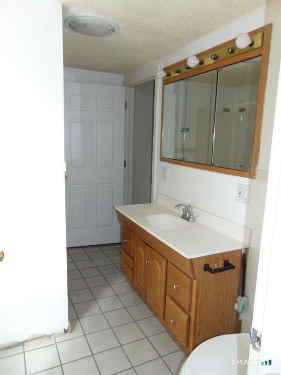 446 Fall Mountain Road Bristol, CT 06010 - Photo 23 of 27