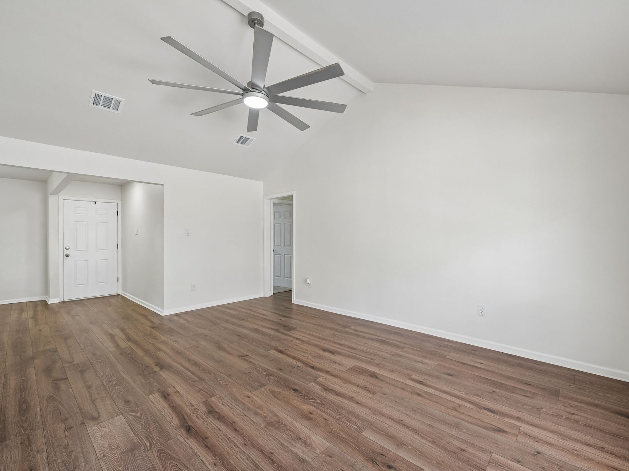7110 Log View Drive Houston, TX 77040 - Photo 6 of 32