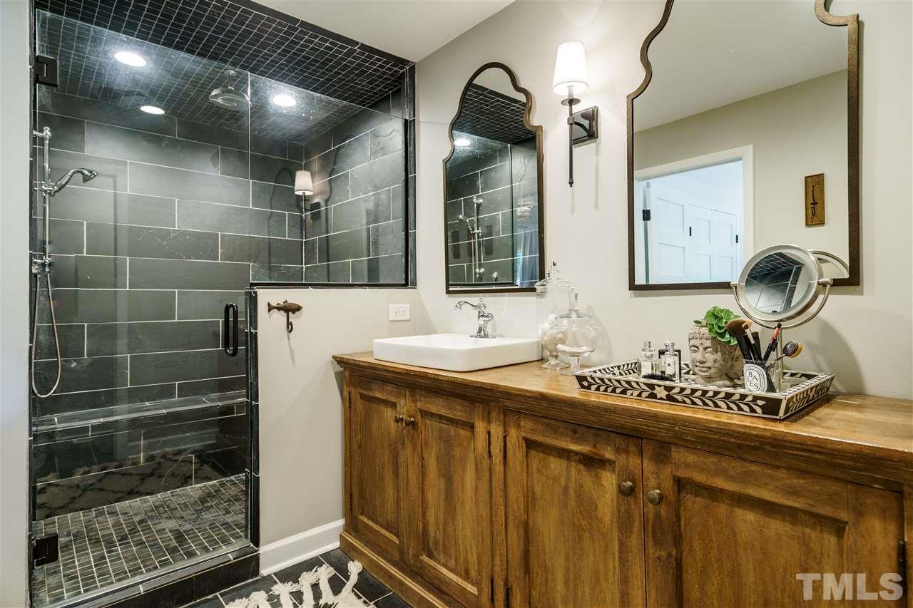 421 Harvard Street Raleigh, NC 27609 - Photo 17 of 25