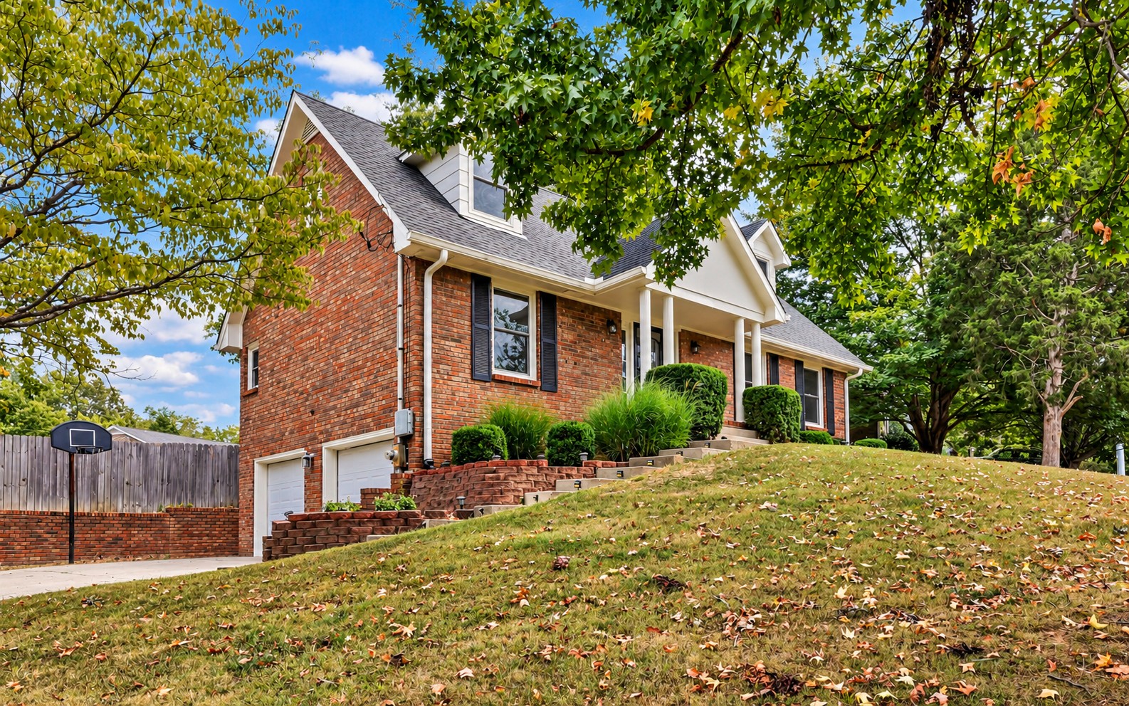 1245 Cloverdale Drive Clarksville, TN 37040 - Photo 2 of 38 Gallery Image 2