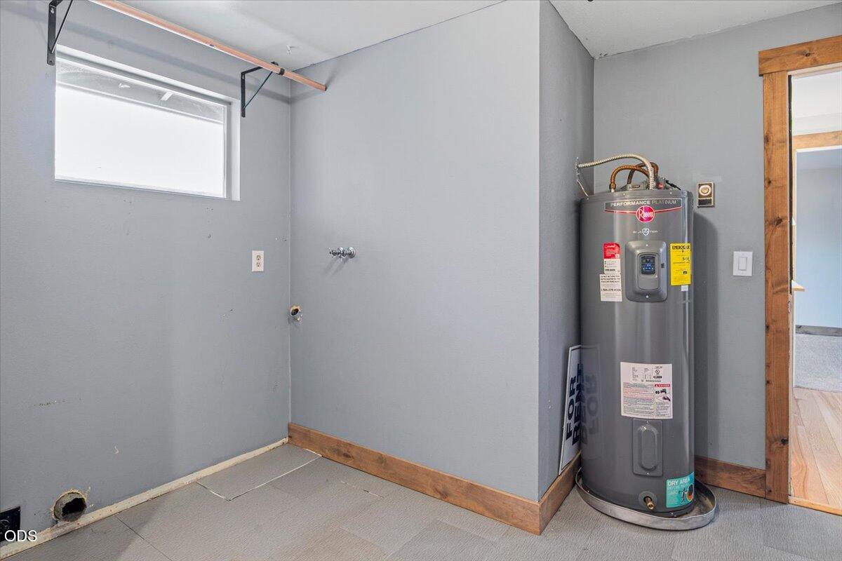 645 Northwest 7th Street Redmond, OR 97756 - Photo 22 of 37