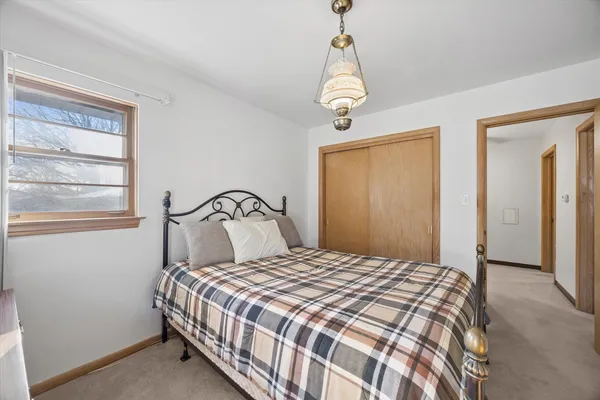 $529,900 | 942 Sherwood Road, La Grange Park, IL 60526