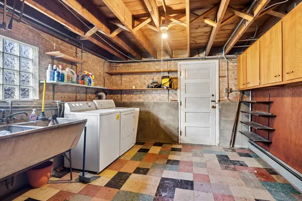 $529,900 | 942 Sherwood Road, La Grange Park, IL 60526