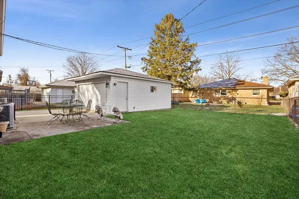$529,900 | 942 Sherwood Road, La Grange Park, IL 60526