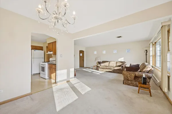 $529,900 | 942 Sherwood Road, La Grange Park, IL 60526