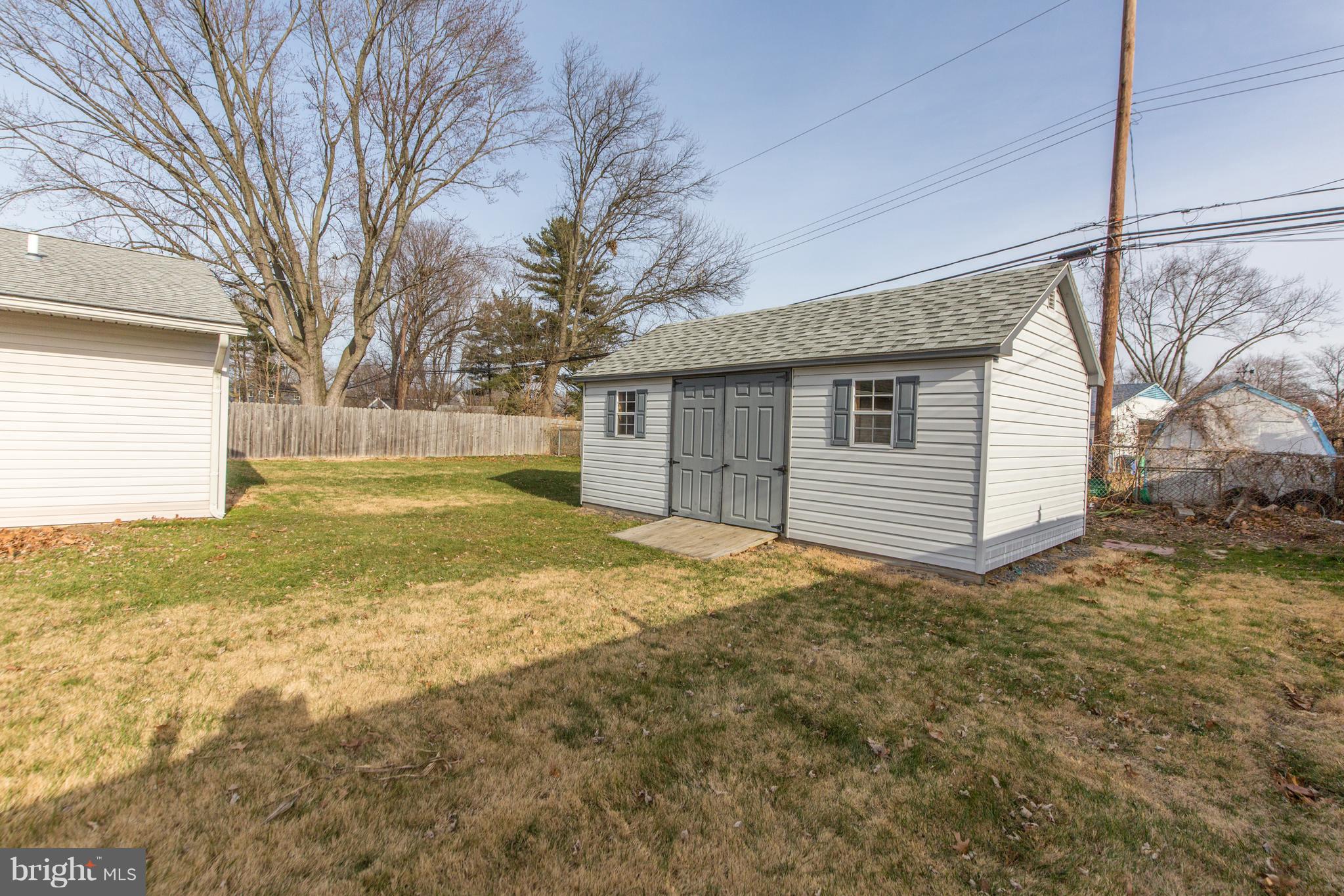 32 Balsam Road Levittown, PA 19057 - Photo 11 of 34 Large Shed
