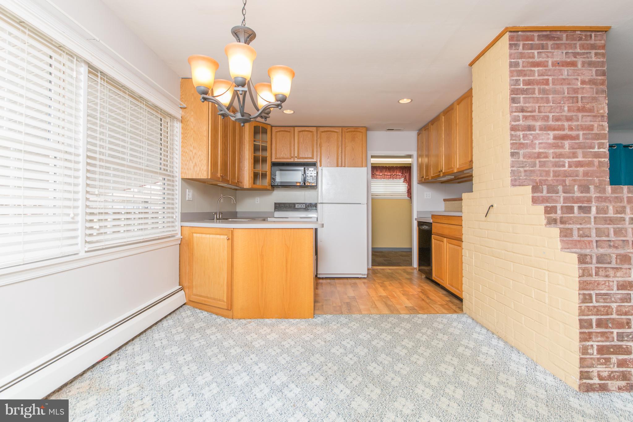 32 Balsam Road Levittown, PA 19057 - Photo 13 of 34 Dining Area & Kitchen