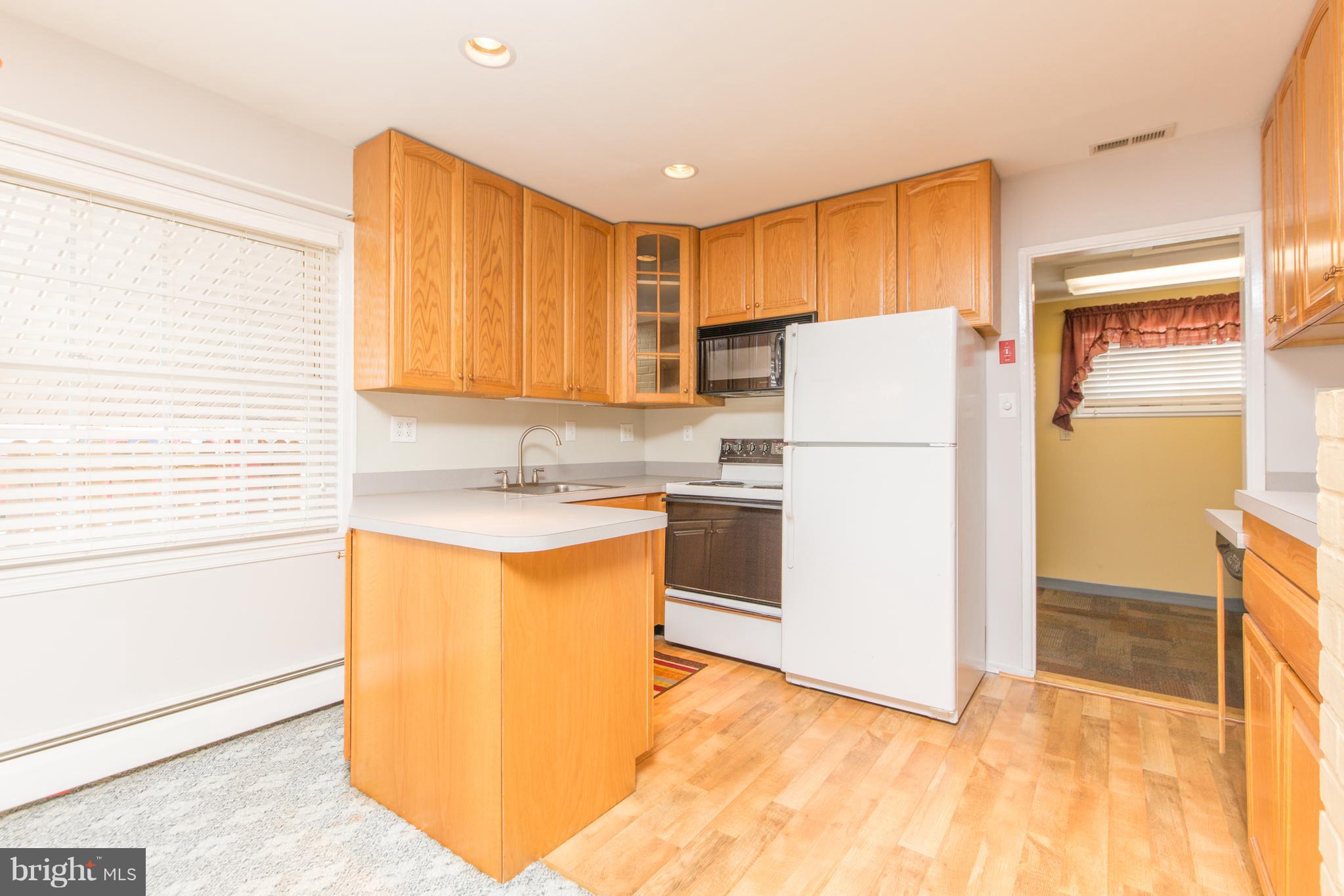 32 Balsam Road Levittown, PA 19057 - Photo 14 of 34 Electric Range, Refrigerator, Dishwasher