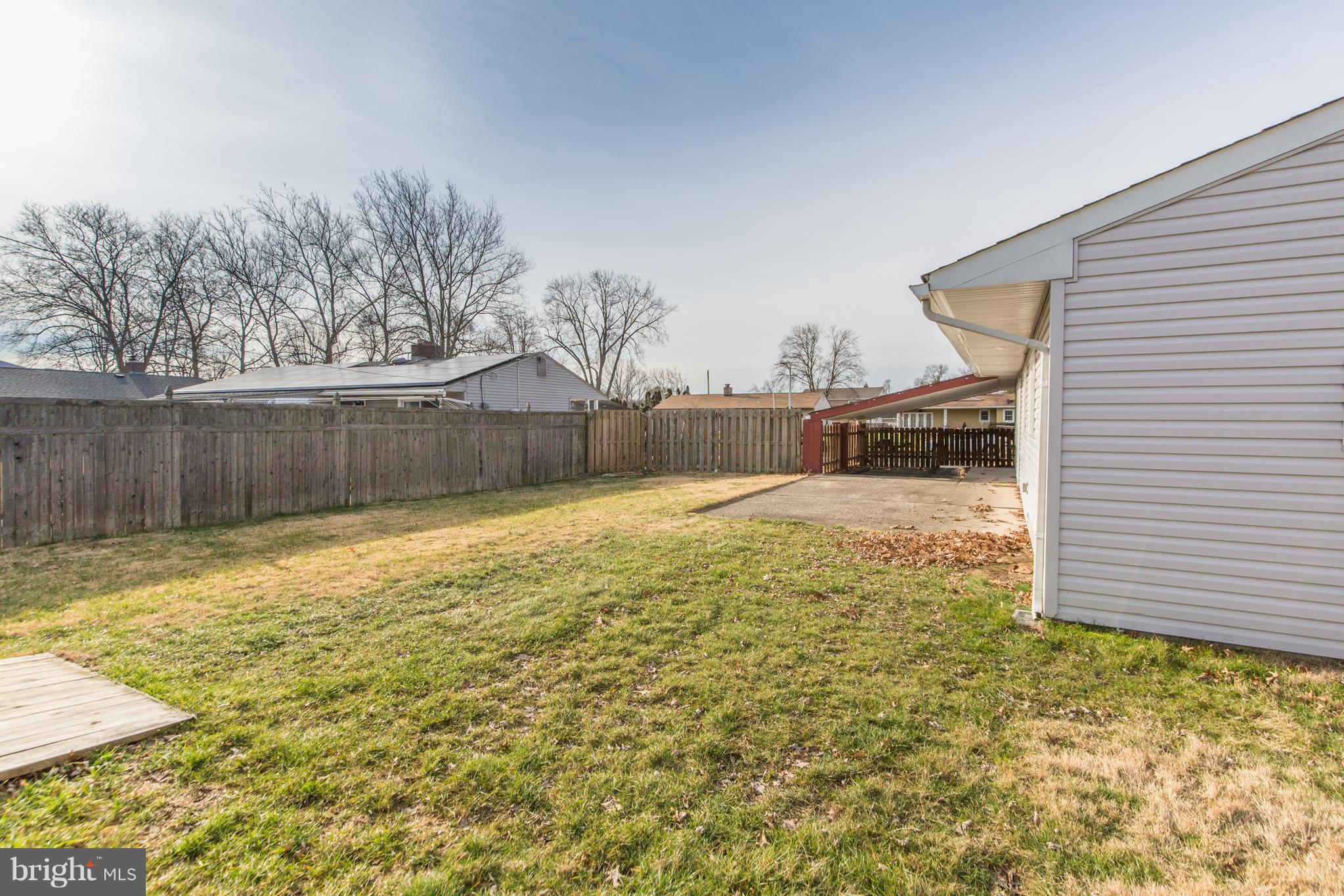 32 Balsam Road Levittown, PA 19057 - Photo 9 of 34 Fenced Yard