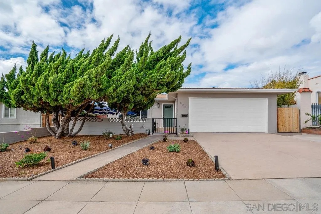 808 Leonard Avenue Oceanside, CA 92054 - Photo 1 of 25 a front view of a house with garden