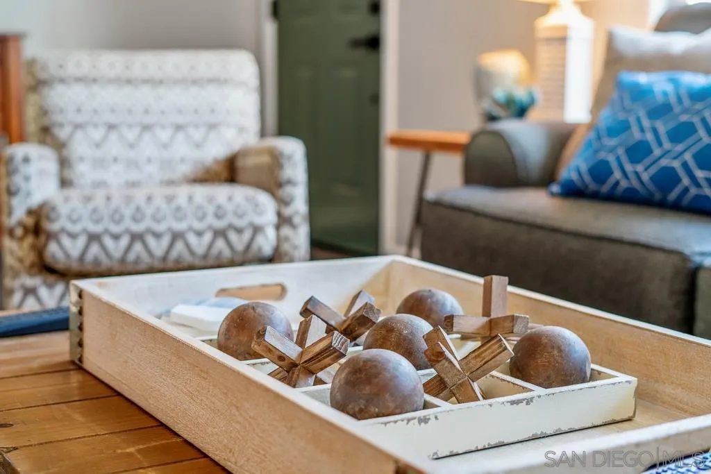 808 Leonard Avenue Oceanside, CA 92054 - Photo 22 of 25 a living room with furniture and couch