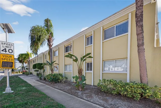 $1,800 | 3206 West Azeele Street, Unit 218, Tampa, FL 33609