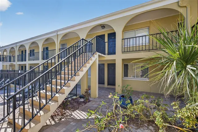 $1,800 | 3206 West Azeele Street, Unit 218, Tampa, FL 33609