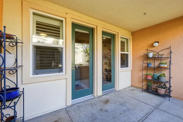 $315,000 | 1501 Secret Ravine Parkway, Unit 1613, Roseville, CA 95661