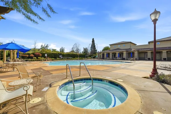 $315,000 | 1501 Secret Ravine Parkway, Unit 1613, Roseville, CA 95661