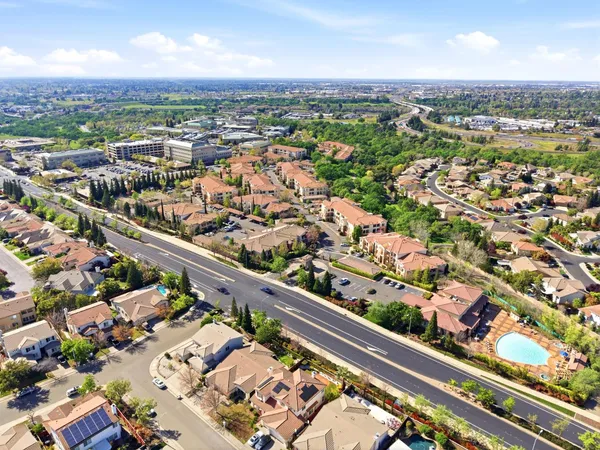 $315,000 | 1501 Secret Ravine Parkway, Unit 1613, Roseville, CA 95661