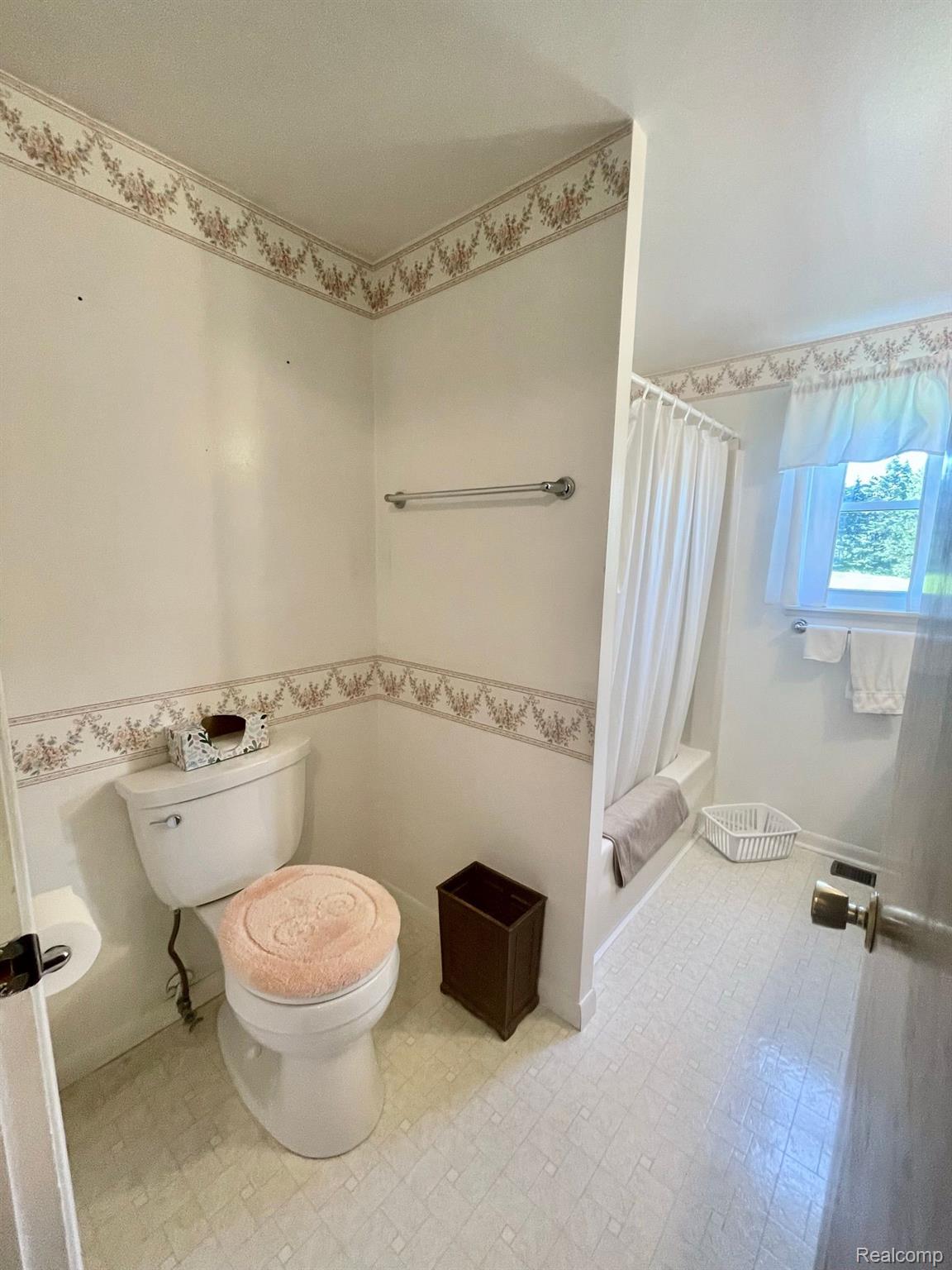 2044 Reid Road Flint, MI 48507 - Photo 27 of 51 Gallery Image 27