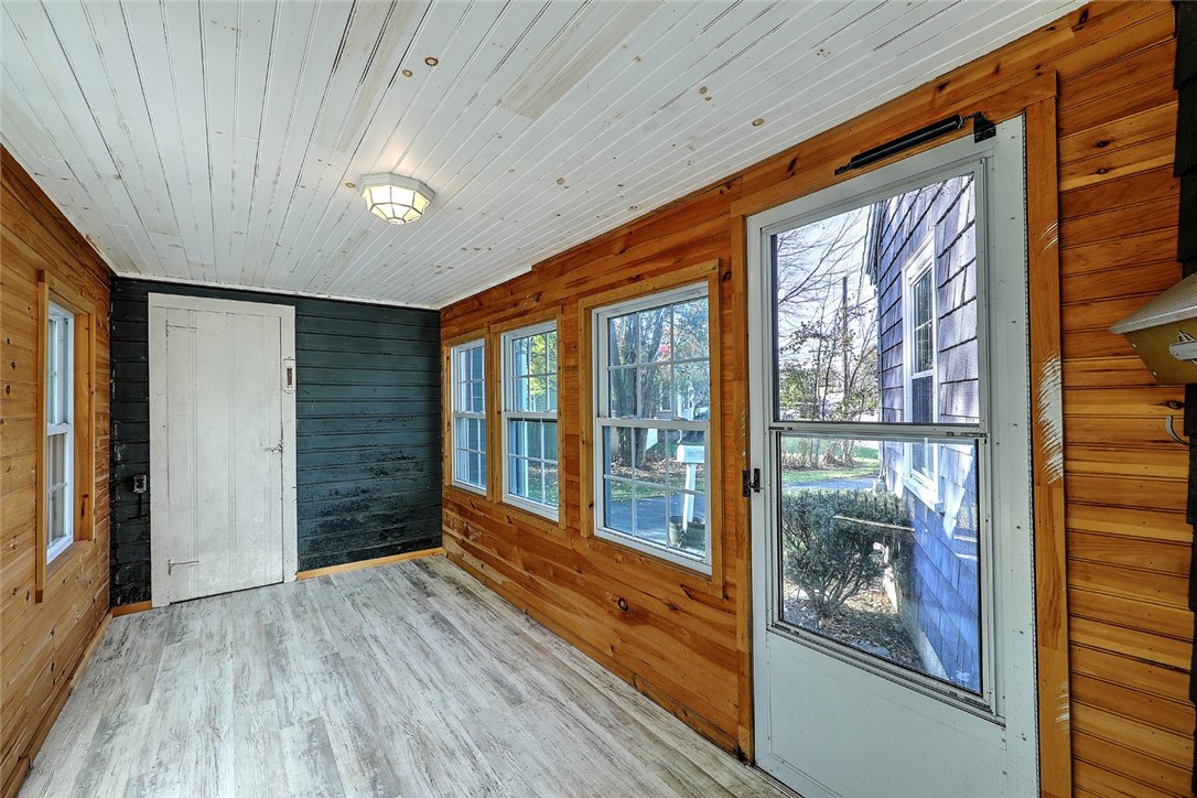 115 Merritt Road East Providence, RI 02915 - Photo 16 of 39