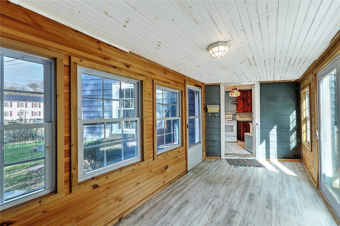 115 Merritt Road East Providence, RI 02915 - Photo 18 of 39