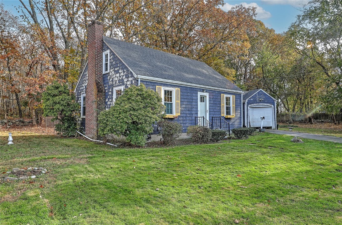115 Merritt Road East Providence, RI 02915 - Photo 2 of 39