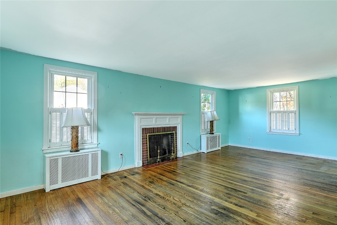 115 Merritt Road East Providence, RI 02915 - Photo 5 of 39