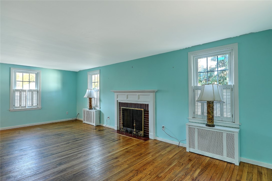 115 Merritt Road East Providence, RI 02915 - Photo 7 of 39