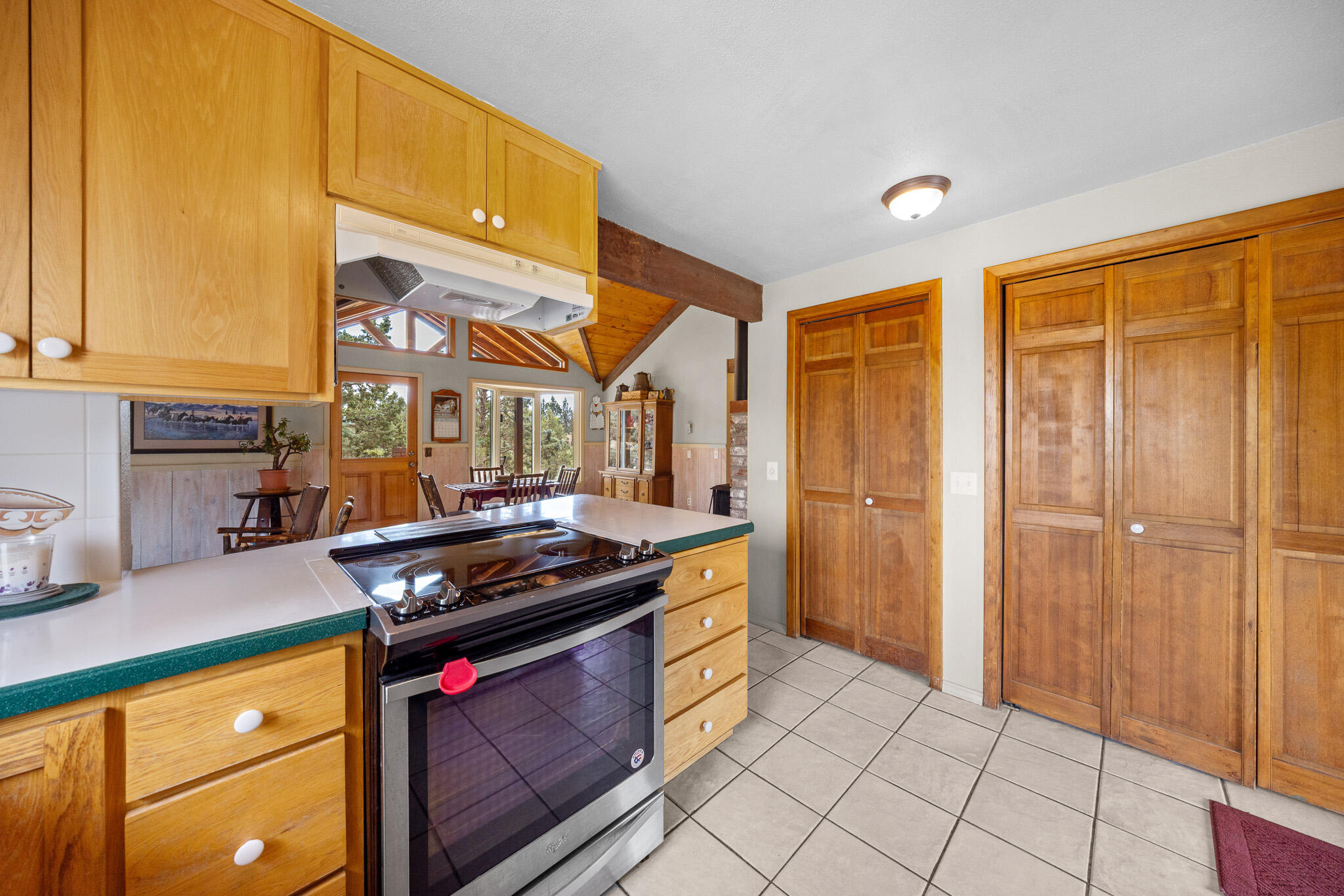 575 Southwest 55th Place Redmond, OR 97756 - Photo 13 of 59