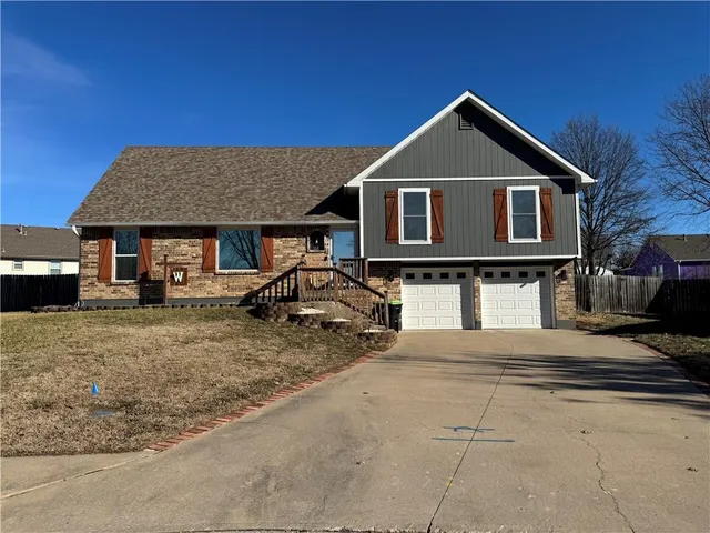 $365,000 | 105 Horizon Avenue, Harrisonville, MO 64701