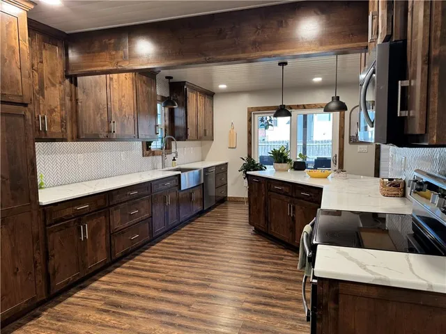 $365,000 | 105 Horizon Avenue, Harrisonville, MO 64701