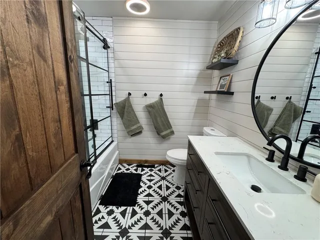 $365,000 | 105 Horizon Avenue, Harrisonville, MO 64701