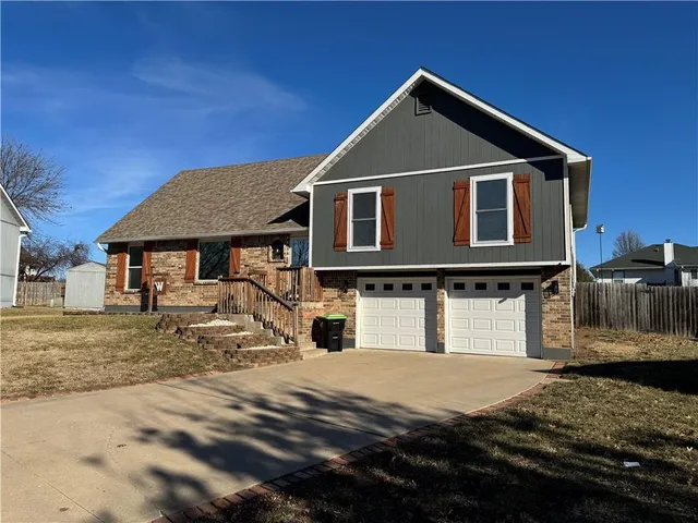 $365,000 | 105 Horizon Avenue, Harrisonville, MO 64701