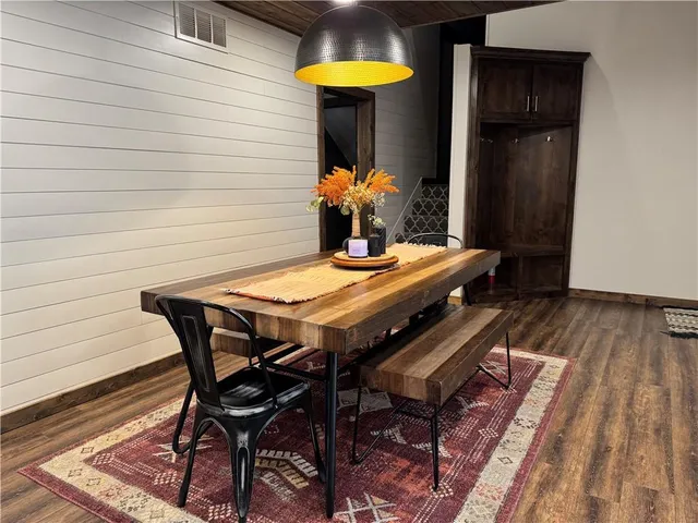 $365,000 | 105 Horizon Avenue, Harrisonville, MO 64701