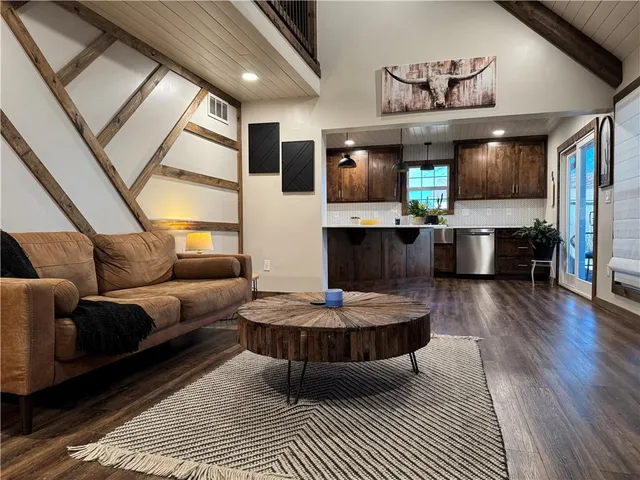 $365,000 | 105 Horizon Avenue, Harrisonville, MO 64701