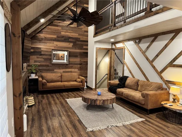 $365,000 | 105 Horizon Avenue, Harrisonville, MO 64701