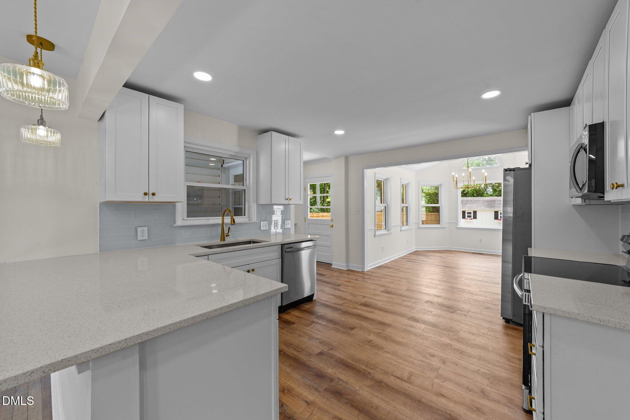 314 Wrenn Street Apex, NC 27502 - Photo 6 of 23 21-print-24-web-or-mls-VB4A7062