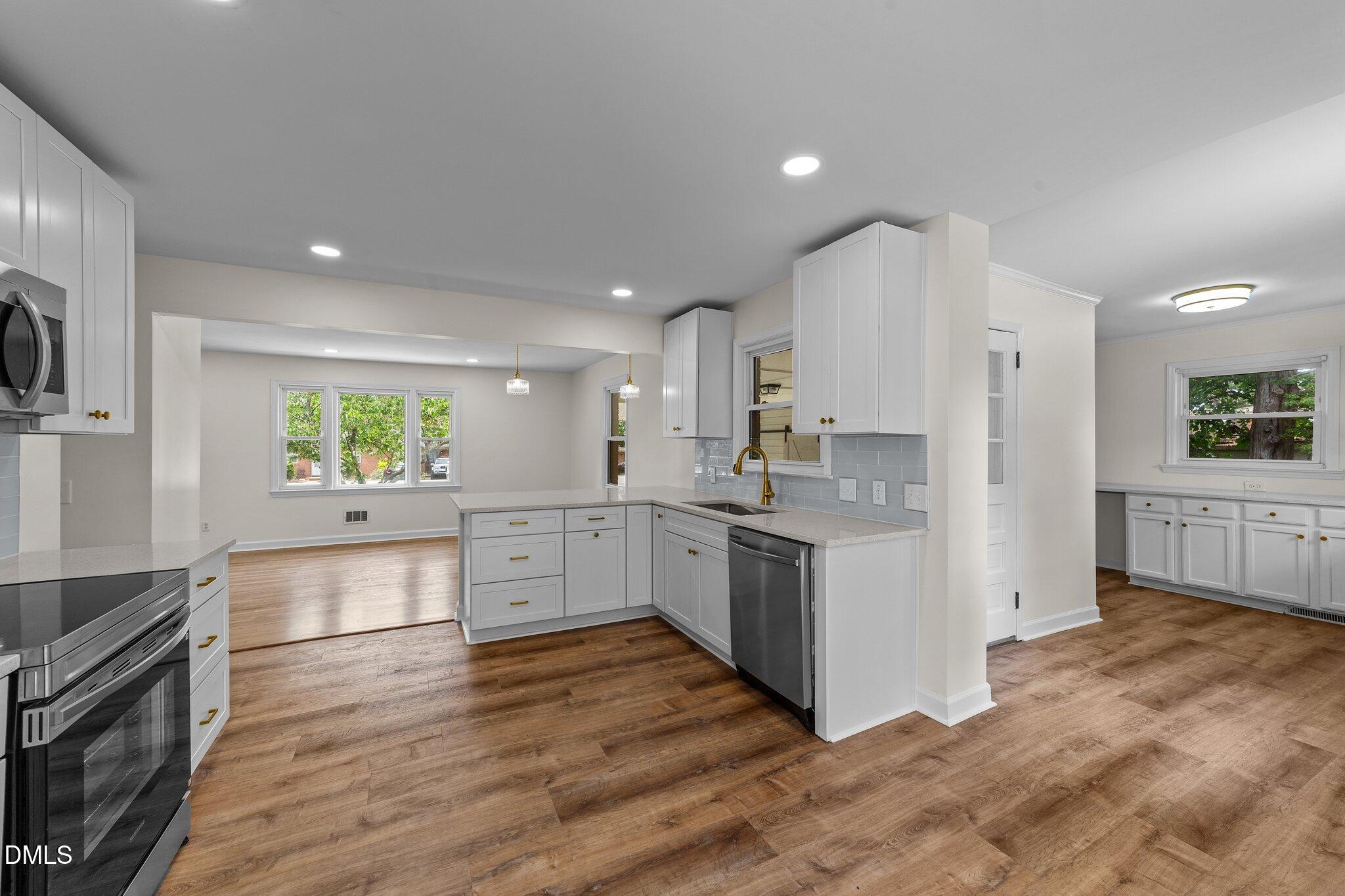 314 Wrenn Street Apex, NC 27502 - Photo 8 of 23 19-print-26-web-or-mls-VB4A7080