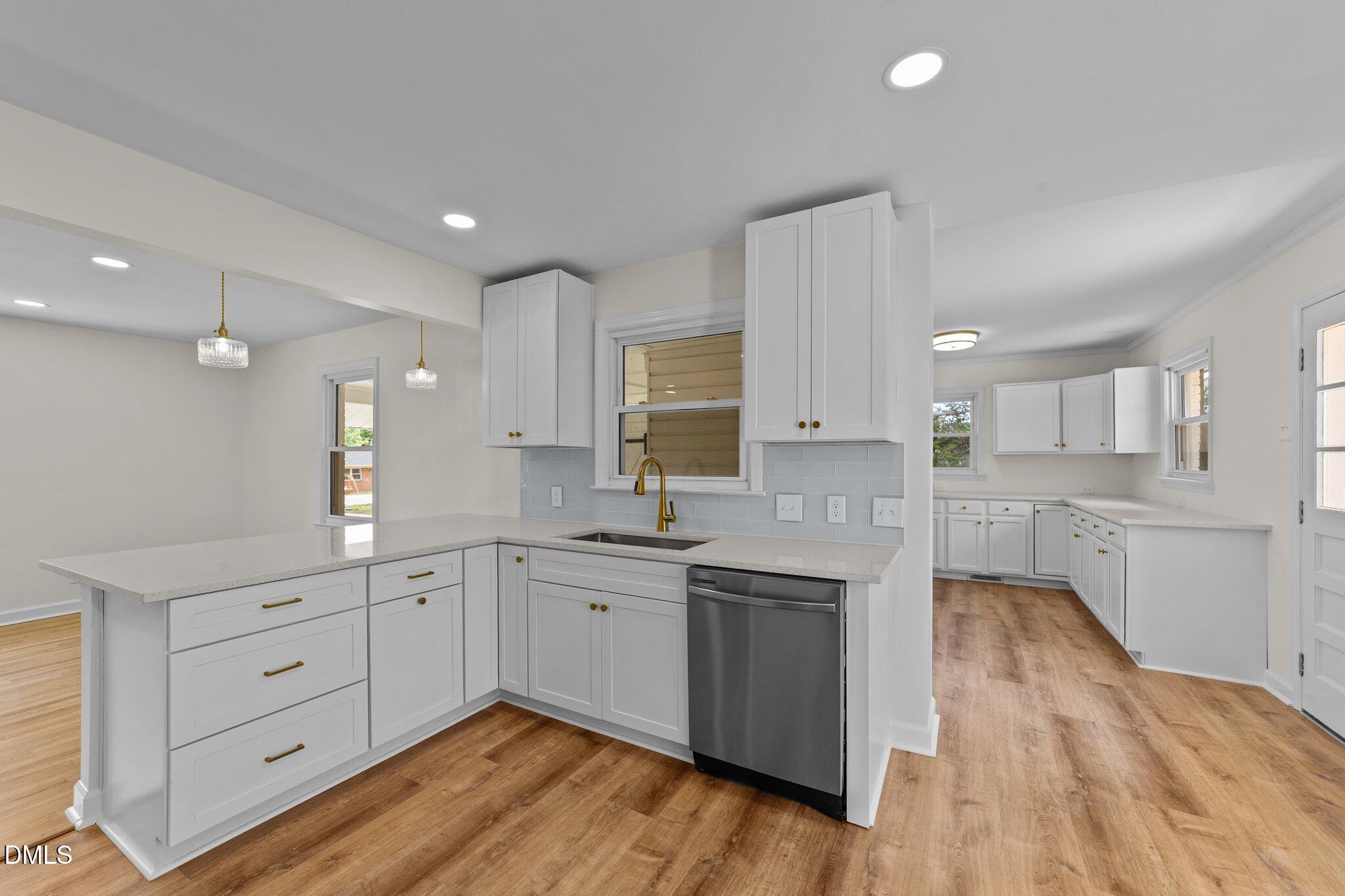 314 Wrenn Street Apex, NC 27502 - Photo 9 of 23 18-print-27-web-or-mls-VB4A7089