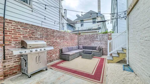 $675,000 | 14 North Vassar Square, Ventnor City, NJ 08406