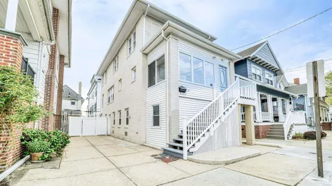 $675,000 | 14 North Vassar Square, Ventnor City, NJ 08406