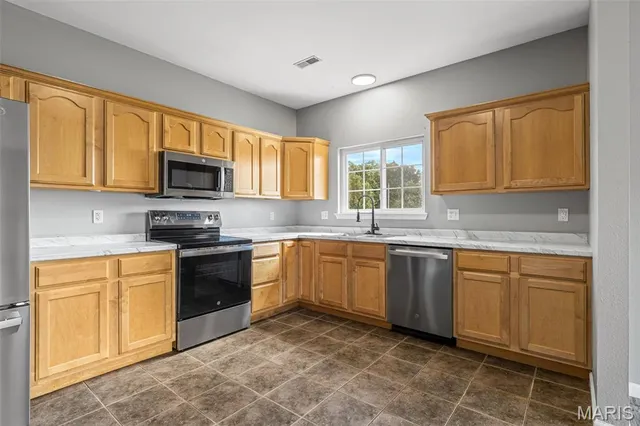 $149,900 | 489 Shade Tree Lane, Farmington, MO 63640