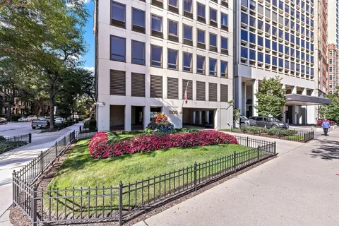 $698,900 | 1100 North Lake Shore Drive, Unit 11B, Chicago, IL 60611