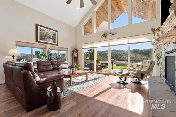 $1,175,000 | 21 Open Road, Garden Valley, ID 83622