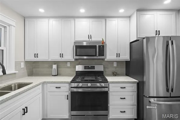 $239,700 | 211 Circle Drive, Edwardsville, IL 62025