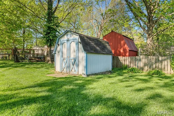 $239,700 | 211 Circle Drive, Edwardsville, IL 62025