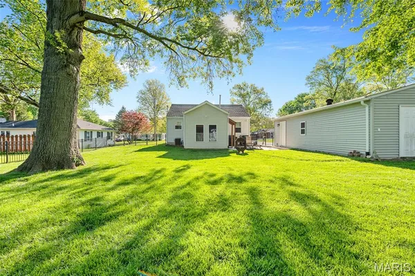 $239,700 | 211 Circle Drive, Edwardsville, IL 62025