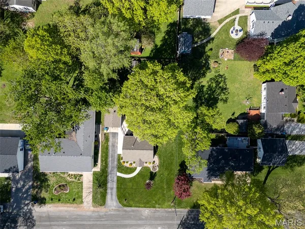 $239,700 | 211 Circle Drive, Edwardsville, IL 62025