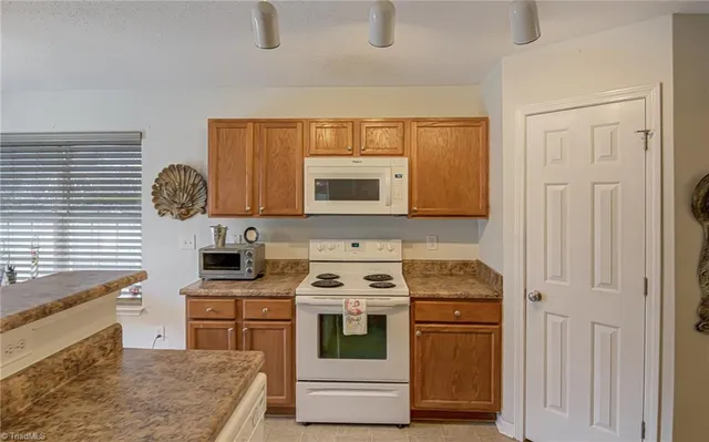 $325,000 | 4095 Heather View Lane, Winston-Salem, NC 27127