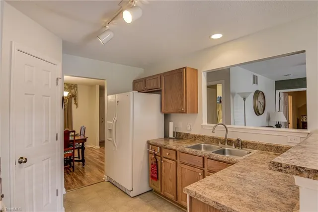 $325,000 | 4095 Heather View Lane, Winston-Salem, NC 27127