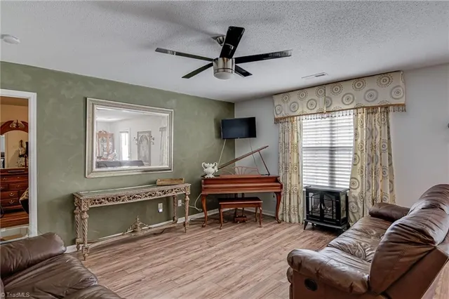 $325,000 | 4095 Heather View Lane, Winston-Salem, NC 27127